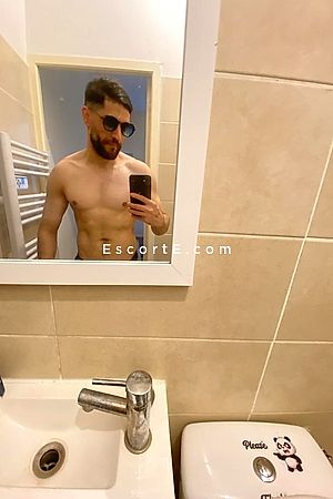 Willy - Escort Boy Villefranche-sur-Saône