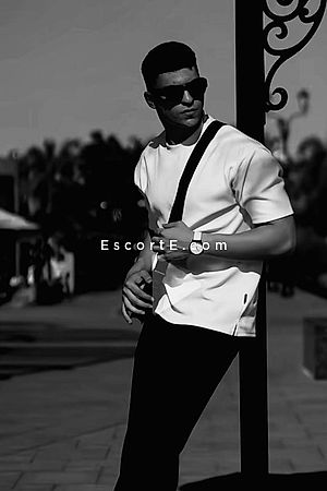 Rouge - Paris Boy Escorts