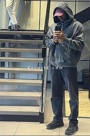 Issak - Escort Boy Bethune