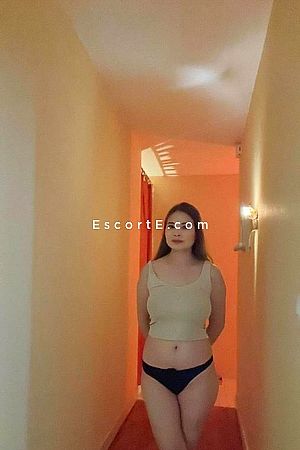 Lang - Paris Escorts