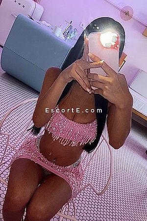 Kayna - Paris Escorts