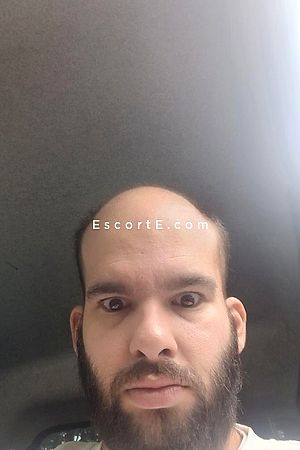 Eliot - Albertville Boy Escorts
