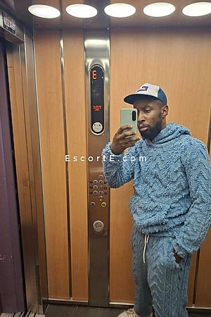 BLACKFrozen - Paris Boy Escorts