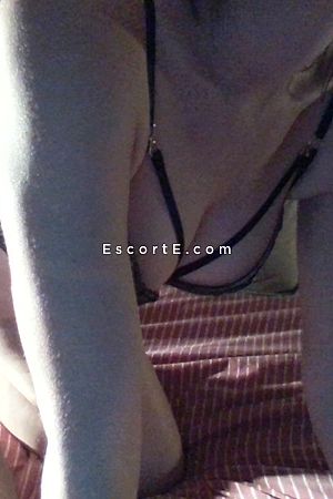 Roses - Aix-En-Provence Escorts