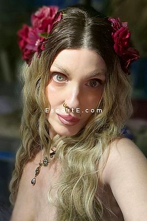 Sophia Snow - Cannes Escorts