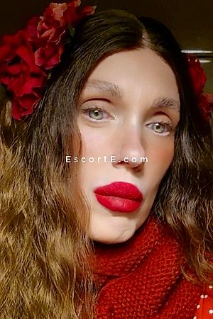 Sophia Snow - Cannes Escorts