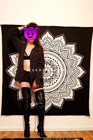 LucieDomina - Roanne Escorts