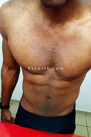 Kimany - Escort Boy Clermont-Ferrand